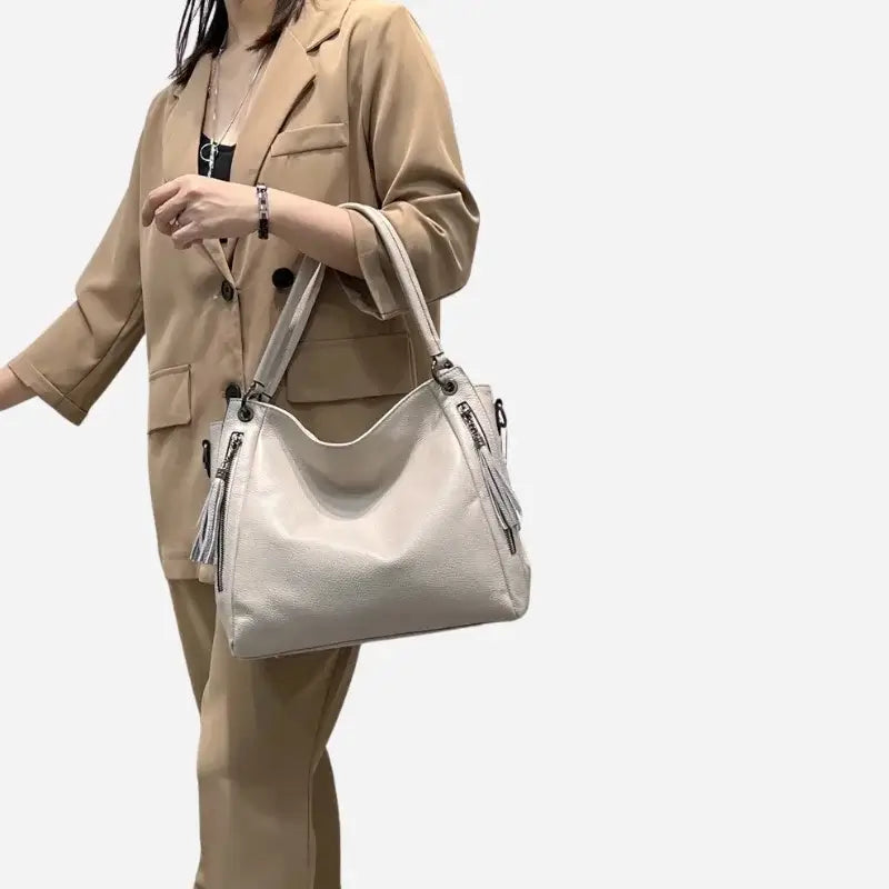 Bolsa-Feminina-Grande-Hobo-Laura-Bege-Modelo-2-bolsa-hobo-pequena-bolsa-hobo-preta-bolsa-hobo-couro-bolsa-hobo-grande-bolsa-hobo-schutz