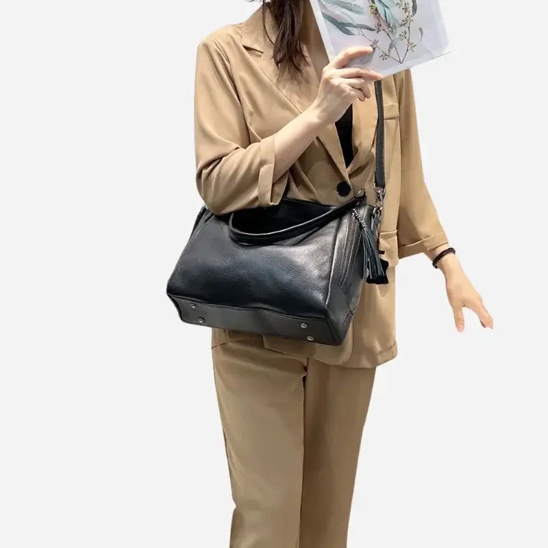 Bolsa-Feminina-Grande-Hobo-Laura-Modelo-Preta-bolsa-hobo-pequena-bolsa-hobo-preta-bolsa-hobo-couro-bolsa-hobo-grande-bolsa-hobo-schutz