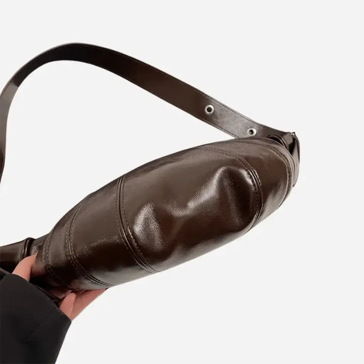 Bolsa-Feminina-Pequena-Hobo-Romina-Bargonha-fundo-bolsa-hobo-pequena-bolsa-hobo-preta-bolsa-hobo-de-couro