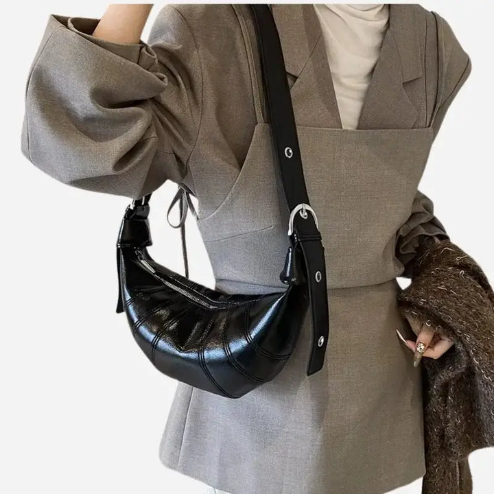 Bolsa-Feminina-Pequena-Hobo-Romina-Trasvesal-bolsa-hobo-pequena-bolsa-hobo-preta-bolsa-hobo-de-couro-bolsa-hobo-transversal