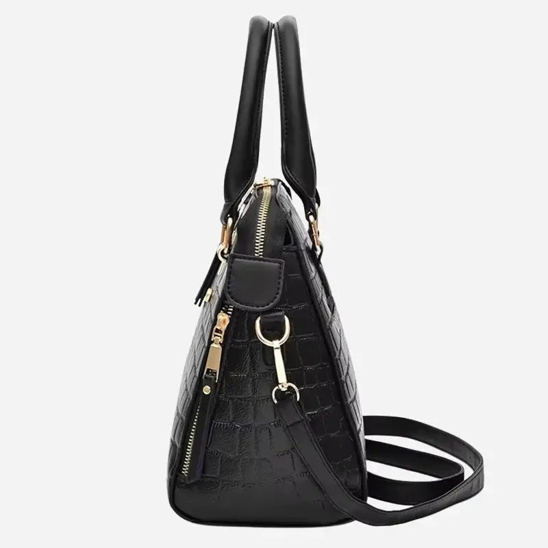 Bolsa-Feminina-Pequena-de-Couro-LisettePreta-Lado-bolsa-feminina-promoção-bolsa-de-couro-feminina-bolsa-tiracolo-bolsa-tiracolo-feminino-bolsa-tiracolo-feminina-bolsa-de-couro-feminina-grande-Transversal
