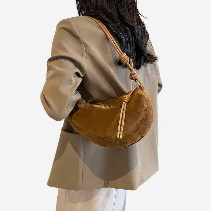 Bolsa-Feminina-Trasnsversal-Hobo-Aurora-Marrom-lado--bolsa-hobo-pequena-bolsa-bolsa-hobo-couro