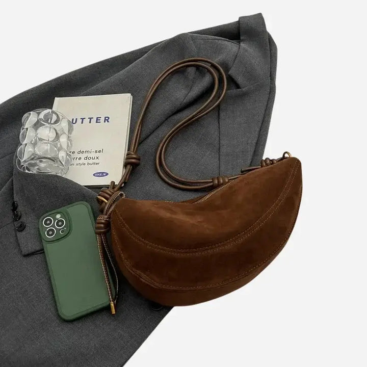 Bolsa-Feminina-Trasnsversal-Hobo-Aurora-Modelo-cafe--bolsa-hobo-pequena-bolsa-hobo-bolsa-hobo-couro