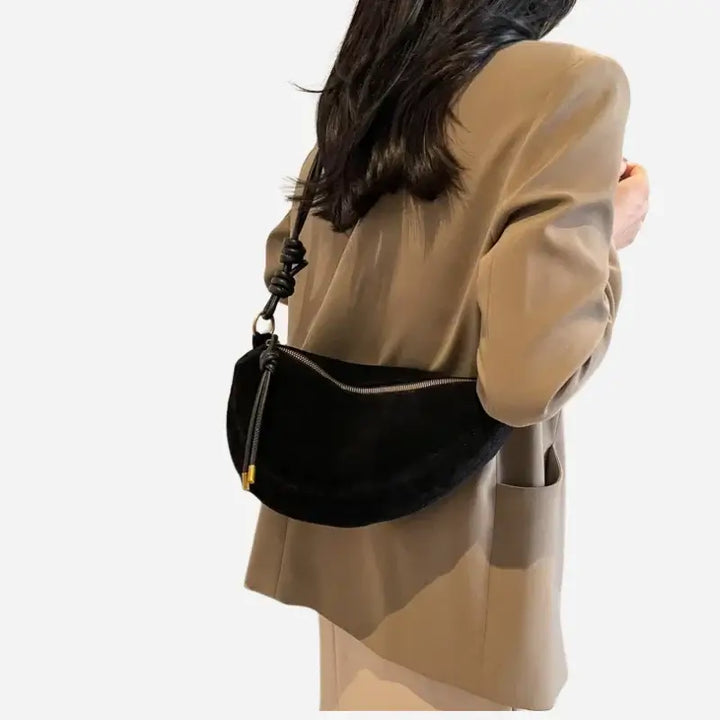 Bolsa-Feminina-Trasnsversal-Hobo-Aurora-Preta-Versatil-bolsa-hobo-pequena-bolsa-hobo-preta-bolsa-hobo-couro