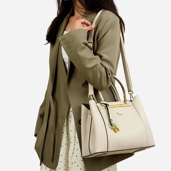 Bolsa-Feminina-de-Couro-Chiara-Bege-Modelo-bolsa-feminina-promoção-bolsa-de-couro-feminina-bolsa-tiracolo-bolsa-tiracolo-feminino-bolsa-tiracolo-feminina-bolsa-de-couro-feminina-grande-bolsa-tranversal
