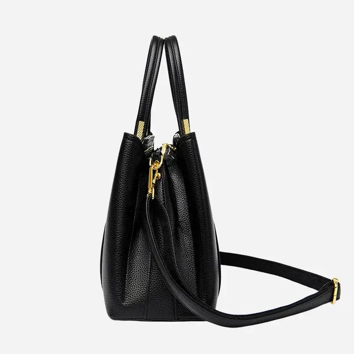 Bolsa-Feminina-de-Couro-Chiara-Preta-Lado-bolsa-feminina-promoção-bolsa-de-couro-feminina-bolsa-tiracolo-bolsa-tiracolo-feminino-bolsa-tiracolo-feminina-bolsa-de-couro-feminina-grande-bolsa-tranversal