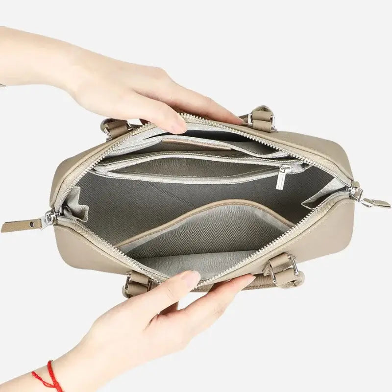 Bolsa-Feminina-de-Couro-Evelyn-Cinza-Aberta-2-bolsa-feminina-bolsa-transvesal-promoção-bolsa-de-couro-feminina