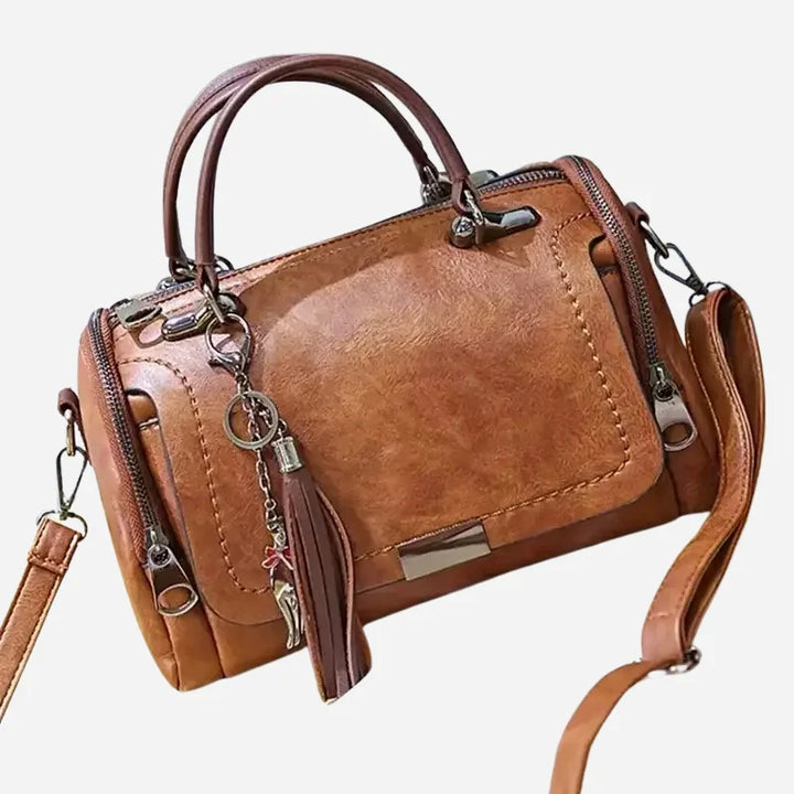 Bolsa-Feminina-de-Couro-Grande-Clarice-Marrom-Modelo-Grande-bolsa-feminina-promoção-bolsa-de-couro-feminina-bolsa-tiracolo-bolsa-tiracolo-feminino-bolsa-tiracolo-feminina-bolsa-de-couro-feminina-grande-bolsa-transversal-bolsa-tircolo-Bolsa-de-mao