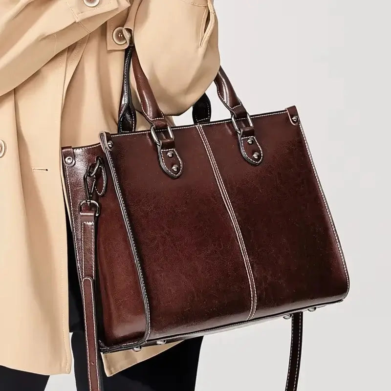 Bolsa-Feminina-de-Couro-Grande-Eloa-Cafe-Modelo-bolsa-feminina-promoção-bolsa-de-couro-feminina-bolsa-tiracolo-bolsa-tiracolo-feminino-bolsa-tiracolo-feminina-bolsa-de-couro-feminina-grande-bolsa-transversal