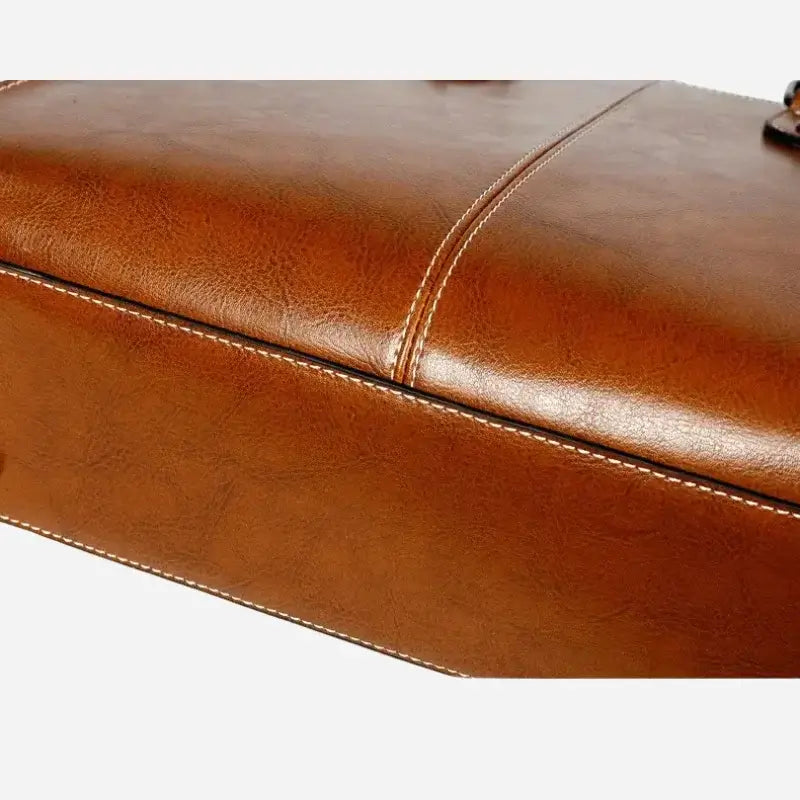 Bolsa-Feminina-de-Couro-Grande-Eloa-Marrom-Costura-bolsa-feminina-promoção-bolsa-de-couro-feminina-bolsa-tiracolo-bolsa-tiracolo-feminino-bolsa-tiracolo-feminina-bolsa-de-couro-feminina-grande-bolsa-transversal