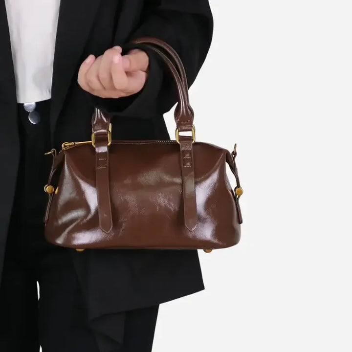 Bolsa-Feminina-de-Couro-Marrom-Annelise-Modelo-2-bolsa-feminina-promoção-bolsa-de-couro-feminina-bolsa-tiracolo-bolsa-tiracolo-feminino-bolsa-tiracolo-feminina-bolsa-de-couro-feminina-grande-Bolsa-transversal-Bolsa-de-mao