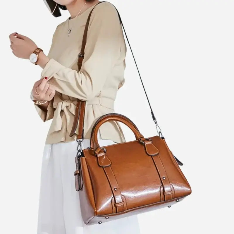 Bolsa-Feminina-de-Couro-Satchel-Giovana-Marrom-Modelo-1-Bolsa-Feminina-de-Couro-Satchel-Giovana-Marrom-Modelo-bolsa-feminina-promoção-bolsa-de-Bolsa-Feminina-de-Couro-Satchel-Giovana-Marrom-couro-feminina-bolsa-tiracolo-bolsa-tiracolo-feminino-bolsa-tiracolo-feminina-bolsa-de-couro-feminina-grande		