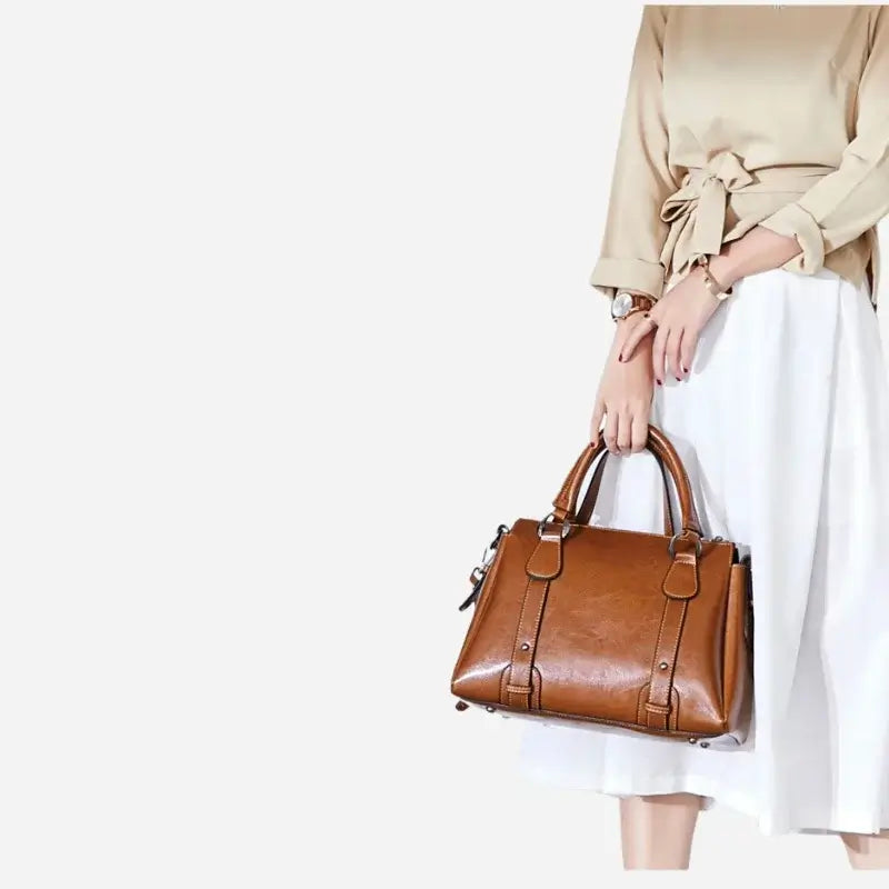 Bolsa-Feminina-de-Couro-Satchel-Giovana-Marrom-Modelo-bolsa-feminina-promoção-bolsa-de-Bolsa-Feminina-de-Couro-Satchel-Giovana-Marrom-couro-feminina-bolsa-tiracolo-bolsa-tiracolo-feminino-bolsa-tiracolo-feminina-bolsa-de-couro-feminina-grande		