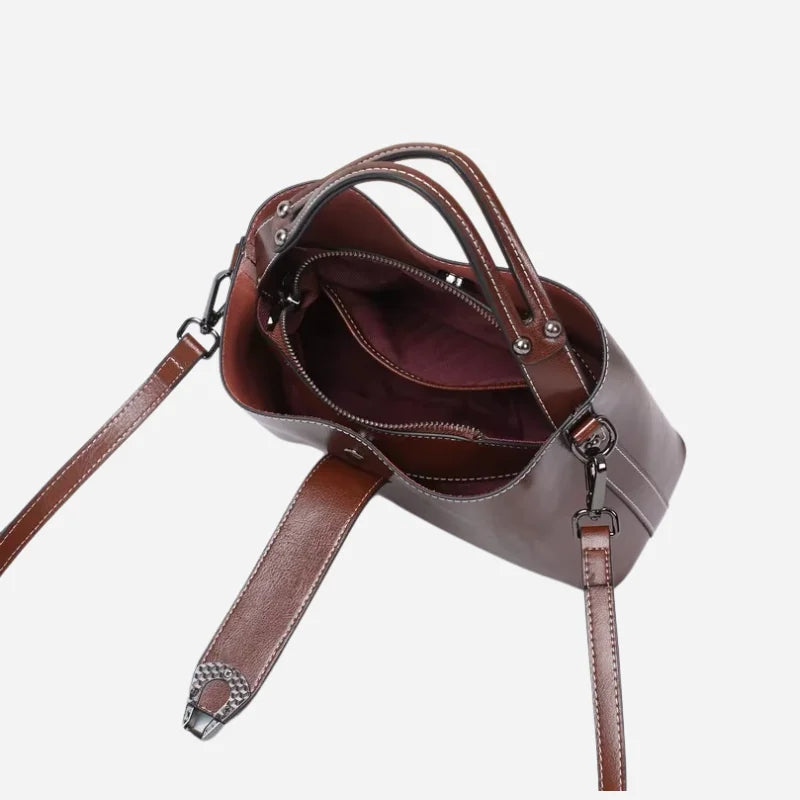 Bolsa-Feminina-de-Couro-Tiracolo-Yasmin-Cafe-Aberta-bolsa-feminina-promoção-bolsa-de-couro-feminina-bolsa-tiracolo-bolsa-tiracolo-feminino-bolsa-tiracolo-feminina		