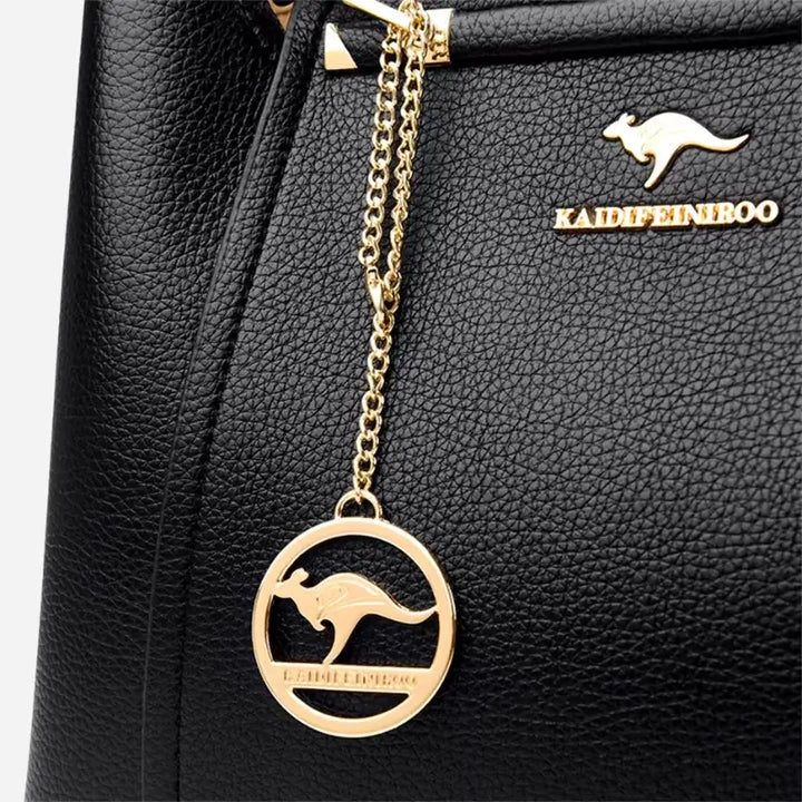 Bolsa-Feminina-de-Couro-Tote-Sophie-Preta-Pingente-bolsa-feminina-promoção-bolsa-de-couro-feminina-bolsa-tiracolo-bolsa-tiracolo-feminino-bolsa-tiracolo-feminina-bolsa-de-couro-feminina-grande-bolsa-tranversal