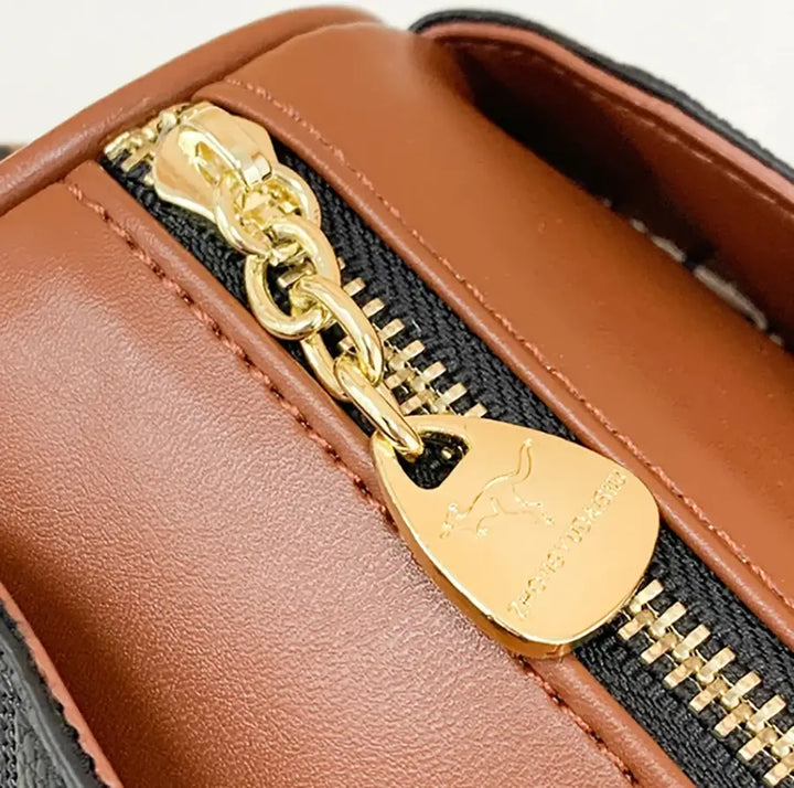 Bolsa-Tiracolo-Feminina-Camille-Preta-Ziper-bolsa-tiracolo-pequena-bolsa-feminina-promoção-bolsa-de-couro-feminina-bolsa-tiracolo-bolsa-tiracolo-feminino-bolsa-tiracolo-feminina-bolsa-tiracolo-schutz