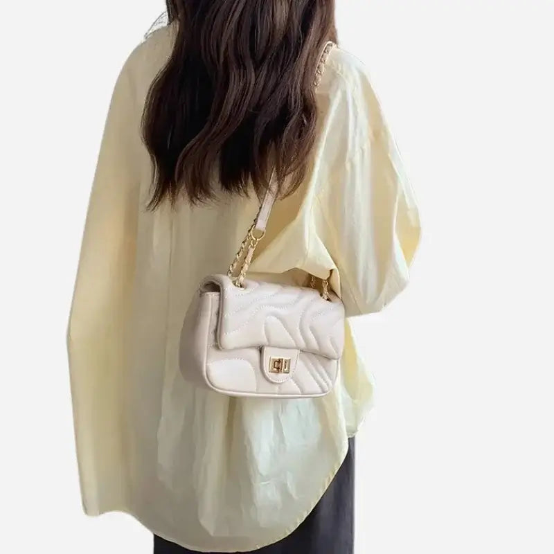 Bolsa-Tiracolo-Feminina-Mika-Bege-Modelo-bolsa-tiracolo-pequena-bolsa-feminina-promoção-bolsa-de-couro-feminina-bolsa-tiracolo-bolsa-tiracolo-feminino-bolsa-tiracolo-feminina-bolsa-tiracolo-schutz