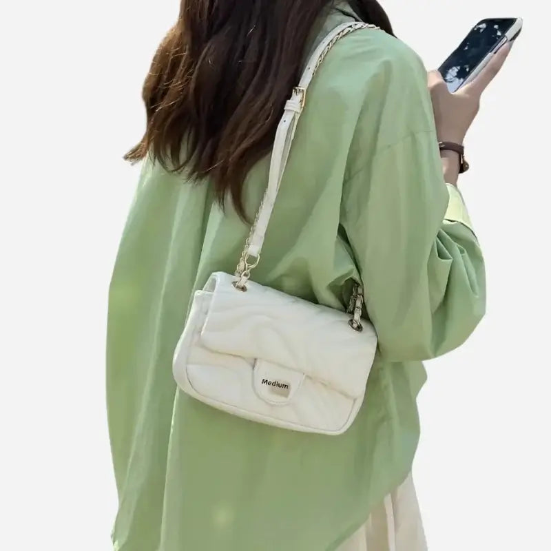 Bolsa-Tiracolo-Feminina-Mika-Branca -Modelo-bolsa-tiracolo-pequena-bolsa-feminina-promoção-bolsa-de-couro-feminina-bolsa-tiracolo-bolsa-tiracolo-feminino-bolsa-tiracolo-feminina-bolsa-tiracolo-schutz