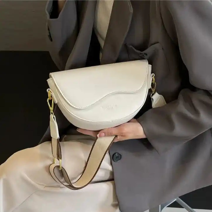 Bolsa-Tiracolo-Feminina-Seren-Branca-Modelo-bolsa-tiracolo-pequena-bolsa-feminina-promoção-bolsa-de-couro-feminina-bolsa-tiracolo-bolsa-tiracolo-feminino-bolsa-tiracolo-feminina-bolsa-tiracolo-schutz