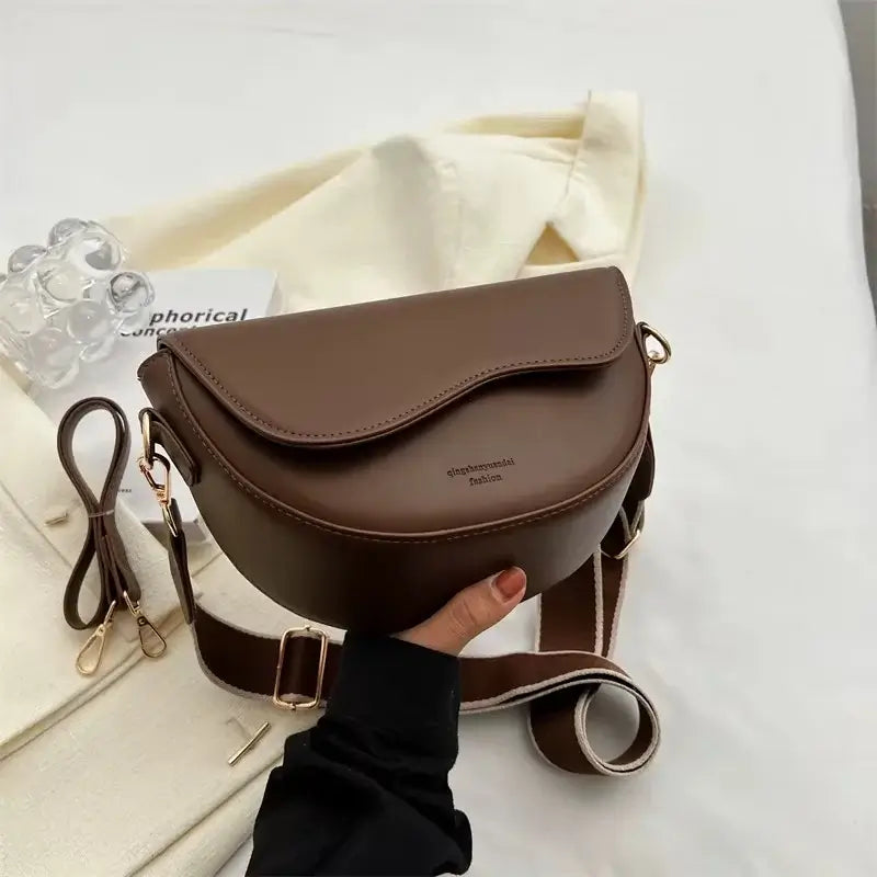 Bolsa-Tiracolo-Feminina-Seren-Chocolate-bolsa-tiracolo-pequena-bolsa-feminina-promoção-bolsa-de-couro-feminina-bolsa-tiracolo-bolsa-tiracolo-feminino-bolsa-tiracolo-feminina-bolsa-tiracolo-schutz