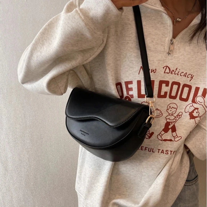 Bolsa-Tiracolo-Feminina-Seren-Modelo-Lado-bolsa-tiracolo-pequena-bolsa-feminina-promoção-bolsa-de-couro-feminina-bolsa-tiracolo-bolsa-tiracolo-feminino-bolsa-tiracolo-feminina-bolsa-tiracolo-schutz