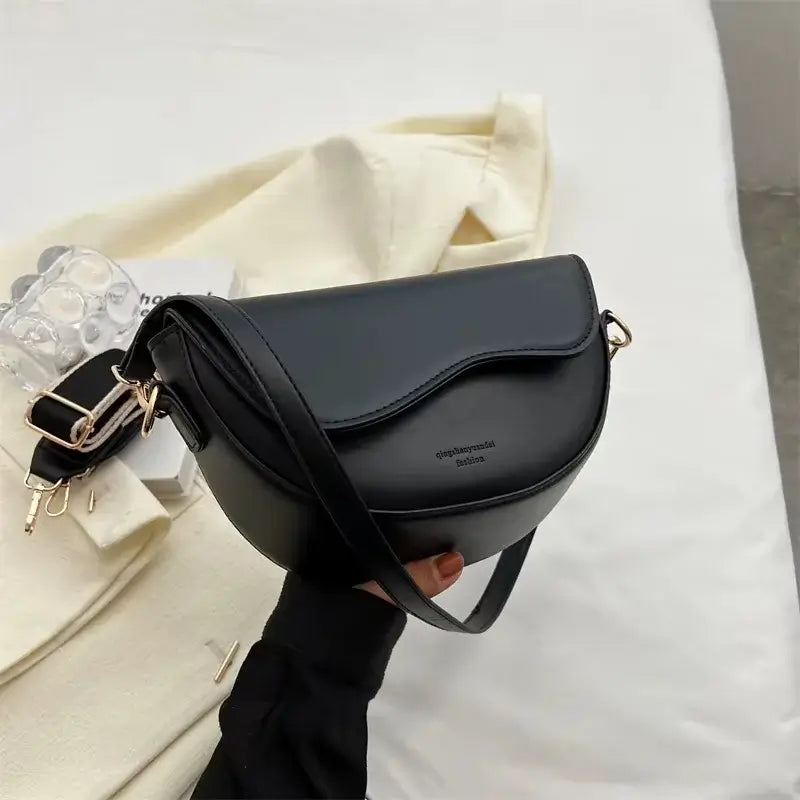 Bolsa-Tiracolo-Feminina-Seren-Preta-bolsa-feminina-promoção-bolsa-de-couro-feminina-bolsa-tiracolo-bolsa-tiracolo-feminino-bolsa-tiracolo-feminina-bolsa-tiracolo-pequena-bolsa-tiracolo-preta