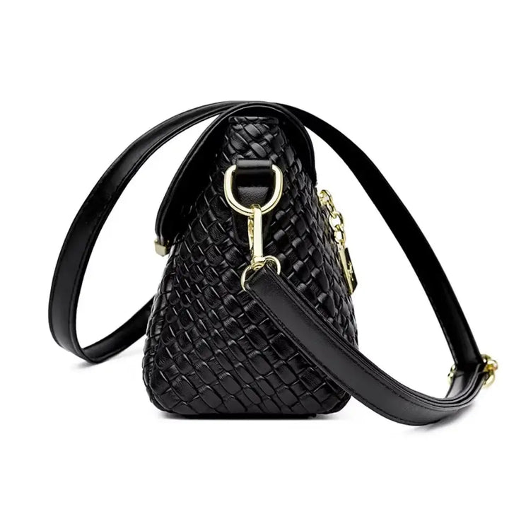 Bolsa-Tiracolo-Feminina-de-Couro-Celina-Preta-Lado-bolsa-tiracolo-pequena-bolsa-feminina-promoção-bolsa-de-couro-feminina-bolsa-tiracolo-bolsa-tiracolo-feminino-bolsa-tiracolo-feminina-bolsa-tiracolo-schutz