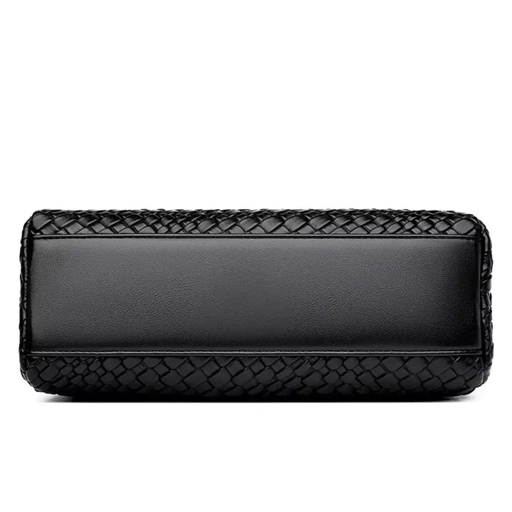 Bolsa-Tiracolo-Feminina-de-Couro-Celina-fundo-preto-bolsa-tiracolo-pequena-bolsa-feminina-promoção-bolsa-de-couro-feminina-bolsa-tiracolo-bolsa-tiracolo-feminino-bolsa-tiracolo-feminina-bolsa-tiracolo-schutz