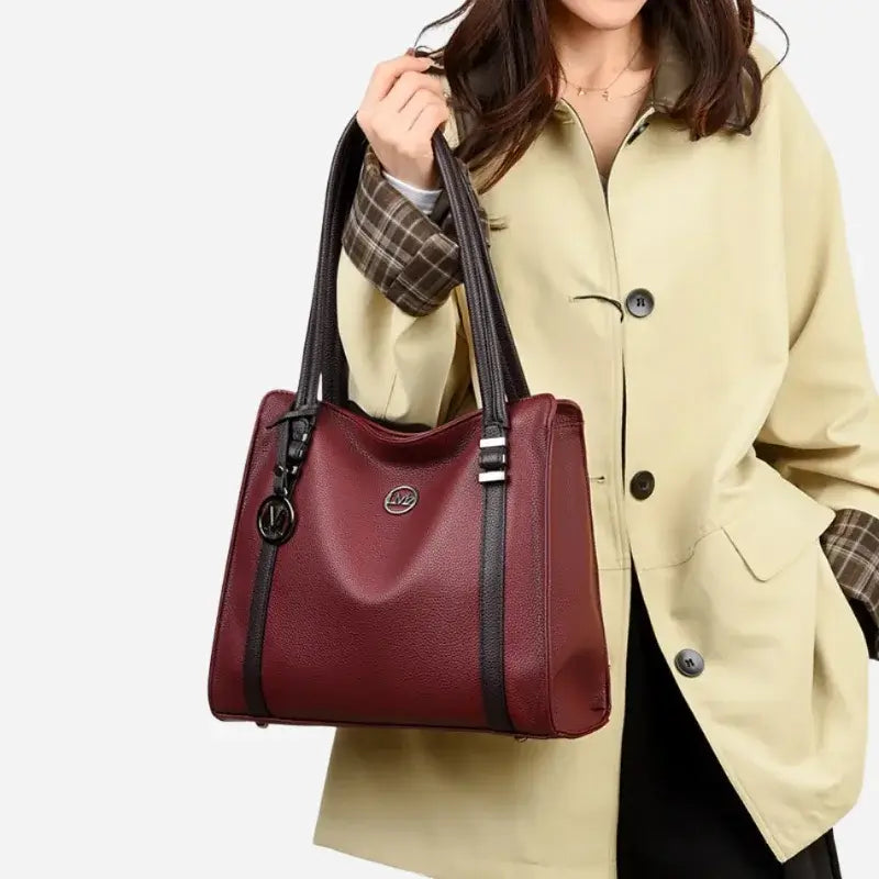 Bolsa-Tote-Feminina-Allegra-Borgonha-Modelo-Na-Mao-bolsa-feminina-promoção-bolsa-de-couro-feminina-bolsa-bolsa-de-couro-feminina-grande-bolsa-tote-bolsa-tote-grande-bolsa-tote-bag-bolsa-tote-schutz-bolsa-tote-couro