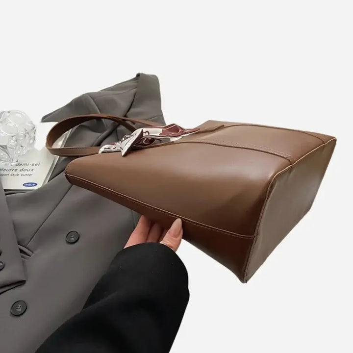 Bolsa-Tote-Feminina-Amora-Chocolate-Lado-bolsa-feminina-promoção-bolsa-de-couro-feminina-bolsa-bolsa-de-couro-feminina-grande-bolsa-tote-bolsa-tote-grande-bolsa-tote-bag-bolsa-tote-schutz-bolsa-tote-couro