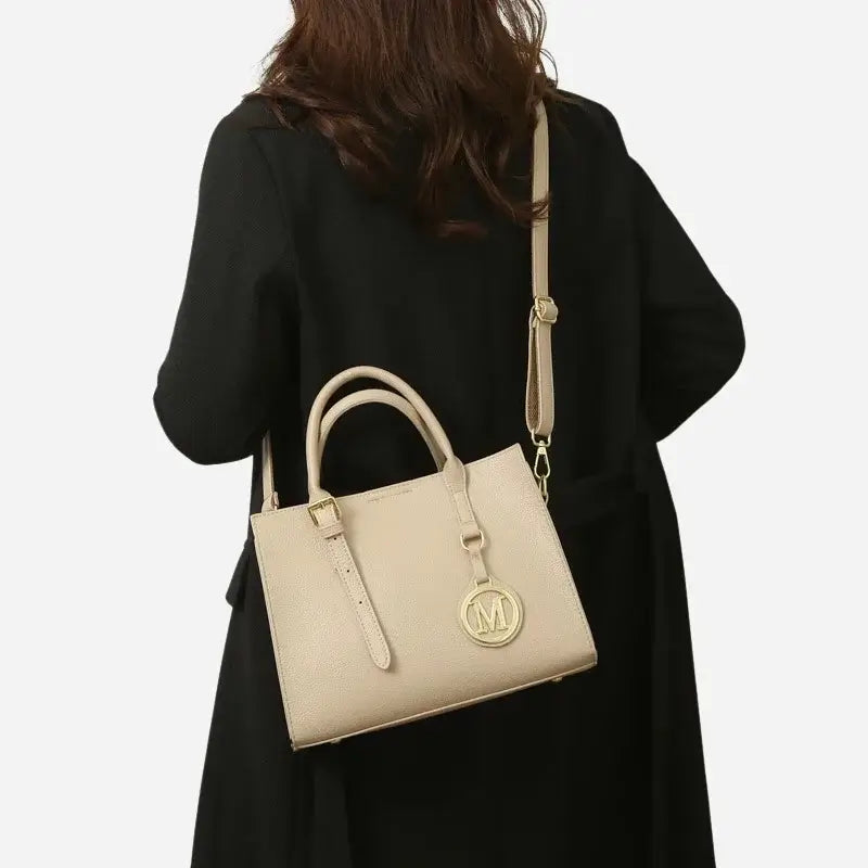 Bolsa-Tote-Feminina-Transversal-Melissa-Modelo-bolsa-feminina-promoção-bolsa-de-couro-feminina-bolsa-bolsa-de-couro-feminina-grande-bolsa-tote-bolsa-tote-grande-bolsa-tote-bag-bolsa-tote-schutz-bolsa-tote-couro-bolsa-transversal-bolsa-transversal-feminina	