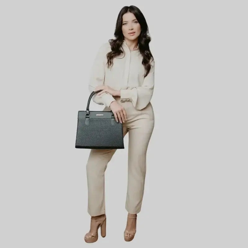 Bolsa-de-Mão-Feminina-Giulia-Preta-Modelo-bolsa-feminina-promoção-bolsa-de-couro-feminina-bolsa-tiracolo-bolsa-tiracolo-feminino-bolsa-tiracolo-feminina-bolsa-de-couro-feminina-bolsa-de-mao-bolsa de-mao-viagem-bolsa-de-mao-festa-bolsa-feminina-transversal-bolsa-grande-bolsa-grande-feminina		