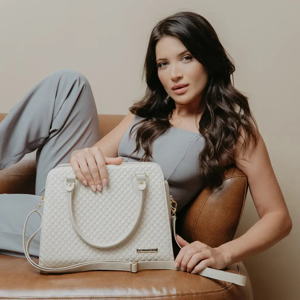 Bolsa-de-Mao-Feminina-Isabella-Creme-bolsa-feminina-promoção-bolsa-de-couro-feminina-bolsa-tiracolo-bolsa-tiracolo-feminino-bolsa-tiracolo-feminina-bolsa-de-couro-feminina-bolsa-de-mao-bolsa de-mao-viagem-bolsa-de-mao-festa-bolsa pequena-bolsa-pequena-feminino-bolsa-pequena-feminina-transversal-bolsa-grande-bolsa-grande-feminina		