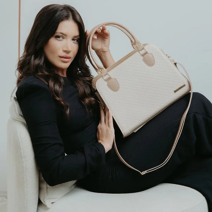 Bolsa-de-Mao-Feminina-Isabella-Modelo-Cor-Nude-bolsa-feminina-promoção-bolsa-de-couro-feminina-bolsa-tiracolo-bolsa-tiracolo-feminino-bolsa-tiracolo-feminina-bolsa-de-couro-feminina-bolsa-de-mao-bolsa de-mao-viagem-bolsa-de-mao-festa-bolsa pequena-bolsa-pequena-feminino-bolsa-pequena-feminina-transversal-bolsa-grande-bolsa-grande-feminina		