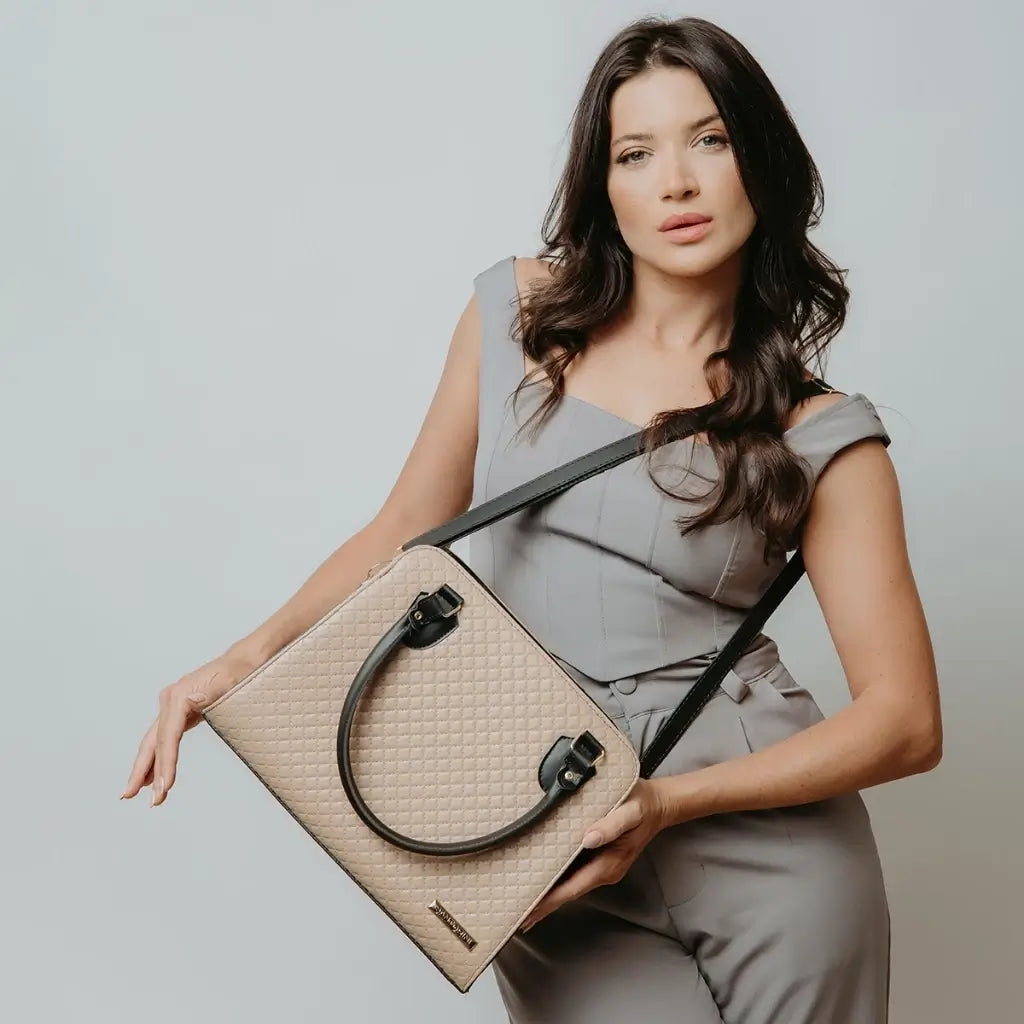 Bolsa-de-Mao-Feminina-Isabella-Modelo-Nude-bolsa-feminina-promoção-bolsa-de-couro-feminina-bolsa-tiracolo-bolsa-tiracolo-feminino-bolsa-tiracolo-feminina-bolsa-de-couro-feminina-bolsa-de-mao-bolsa de-mao-viagem-bolsa-de-mao-festa-bolsa pequena-bolsa-pequena-feminino-bolsa-pequena-feminina-transversal-bolsa-grande-bolsa-grande-feminina		