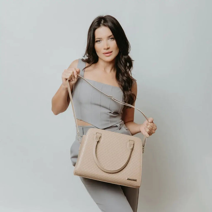Bolsa-de-Mao-Feminina-Isabella-Nude-Modelo-feminina-promoção-bolsa-de-couro-feminina-bolsa-tiracolo-bolsa-tiracolo-feminino-bolsa-tiracolo-feminina-bolsa-de-couro-feminina-bolsa-de-mao-bolsa de-mao-viagem-bolsa-de-mao-festa-bolsa pequena-bolsa-pequena-feminino-bolsa-pequena-feminina-transversal-bolsa-grande-bolsa-grande-feminina		