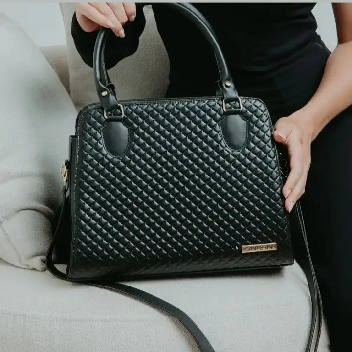 Bolsa-de-Mao-Feminina-Isabella-Preta-bolsa-feminina-promoção-bolsa-de-couro-feminina-bolsa-tiracolo-bolsa-tiracolo-feminino-bolsa-tiracolo-feminina-bolsa-de-couro-feminina-bolsa-de-mao-bolsa de-mao-viagem-bolsa-de-mao-festa-bolsa pequena-bolsa-pequena-feminino-bolsa-pequena-feminina-transversal-bolsa-grande-bolsa-grande-feminina