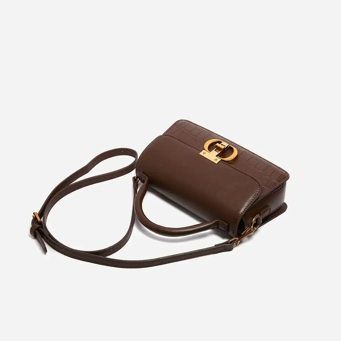 Bolsa-de-Mao-Feminina-Transversal-Luna-Marrom-Deitada-bolsa-feminina-promoção-bolsa-de-couro-feminina-bolsa-tiracolo-bolsa-tiracolo-feminino-bolsa-tiracolo-feminina-bolsa-de-couro-feminina-bolsa-de-mao-bolsa de-mao-viagem-bolsa-de-mao-festa-bolsa pequena-bolsa-pequena-feminino-bolsa-pequena-feminina-transversal	
