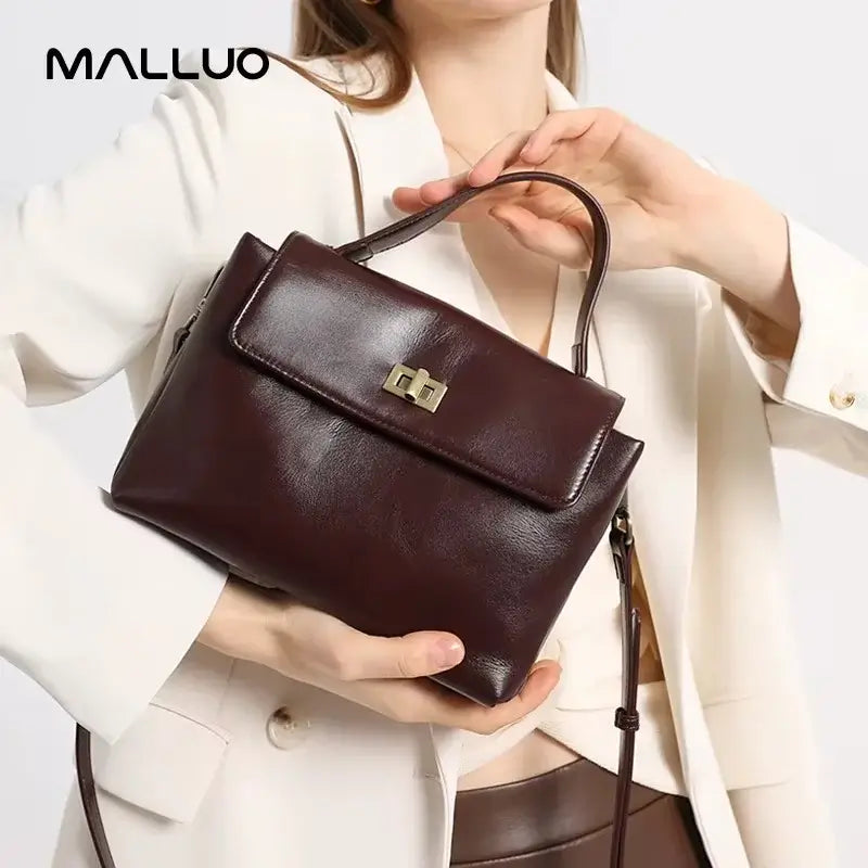 Bolsa-de-Mao-Feminina-de-Couro-Malluo-Borgonha-Modelo-Na-mao-2-bolsa-feminina-promoção-bolsa-de-couro-feminina-bolsa-tiracolo-bolsa-tiracolo-feminino-bolsa-tiracolo-feminina-bolsa-de-couro-feminina-bolsa-de-mao-bolsa de-mao-viagem-bolsa-de-mao-festa-bolsa pequena-bolsa-pequena-feminino-bolsa-pequena-feminina-transversal	