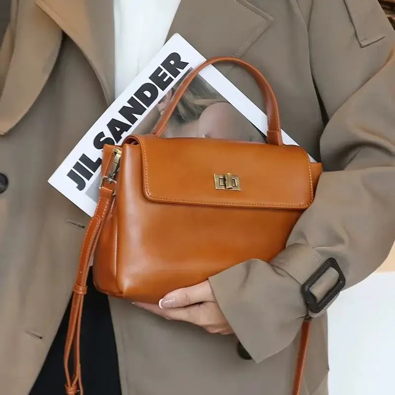 Bolsa-de-Mao-Feminina-de-Couro-Malluo-Marrom-bolsa-feminina-promoção-bolsa-de-couro-feminina-bolsa-tiracolo-bolsa-tiracolo-feminino-bolsa-tiracolo-feminina-bolsa-de-couro-feminina-bolsa-de-mao-bolsa de-mao-viagem-bolsa-de-mao-festa-bolsa pequena-bolsa-pequena-feminino-bolsa-pequena-feminina-transversal	
