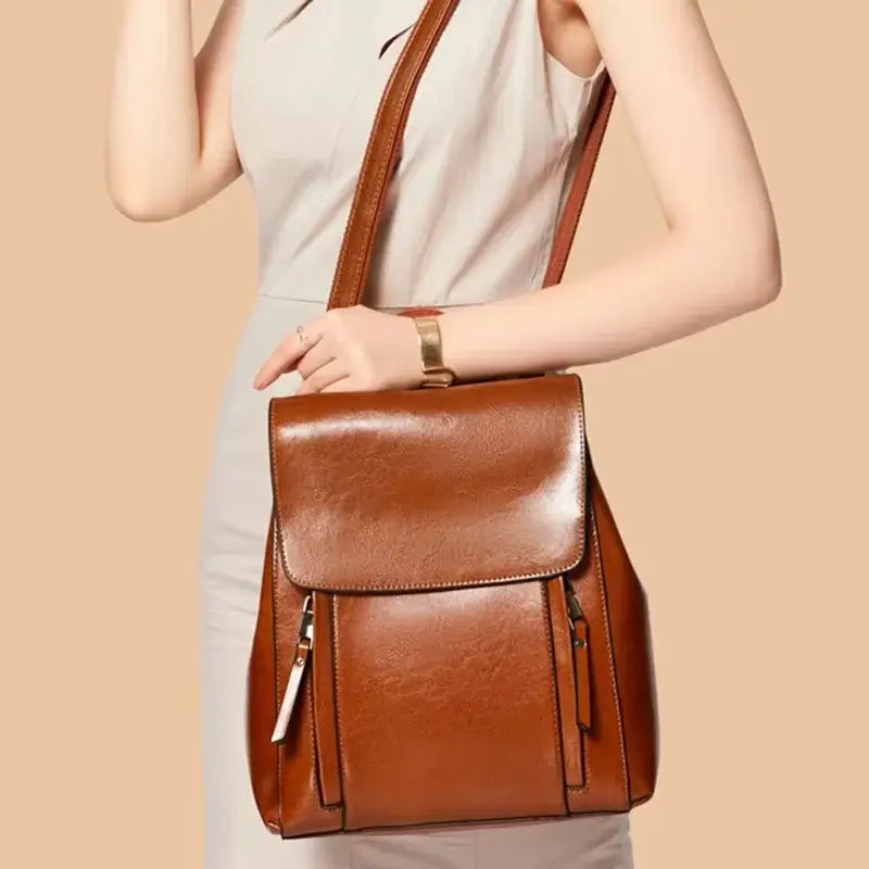 Mochila-Executiva-Feminina-de-Couro-Liora-Marrom-Modelo-2-bolsa-mochila-feminina-bolsa-mochila-feminina-couro-bolsa-mochila-feminina-de-couro-bolsa-mochila-feminina-pequena-bolsa-mochila-feminina-em-promoção-bolsa-mochila-feminina