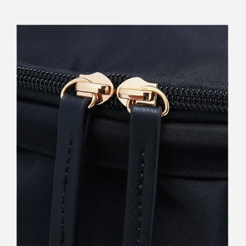 Mochila-Feminina-de-Couro-Elisa-Preta-Ziper-Duplo-bolsa-mochila-feminina-bolsa-bolsa-mochila-feminina-bolsa-mochila-feminina-pequena-bolsa-mochila-feminina-em-promoção-bolsa-mochila-feminina