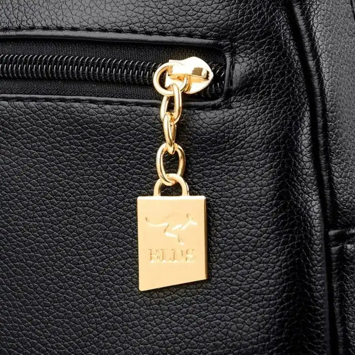 Mochila-Feminina-de-Couro-Michelle-Preta-Ziper-zon-Vermelha-bolsa-mochila-feminina-bolsa-bolsa-mochila-feminina-bolsa-mochila-feminina-pequena-bolsa-mochila-feminina-em-promoção-bolsa-mochila-feminina