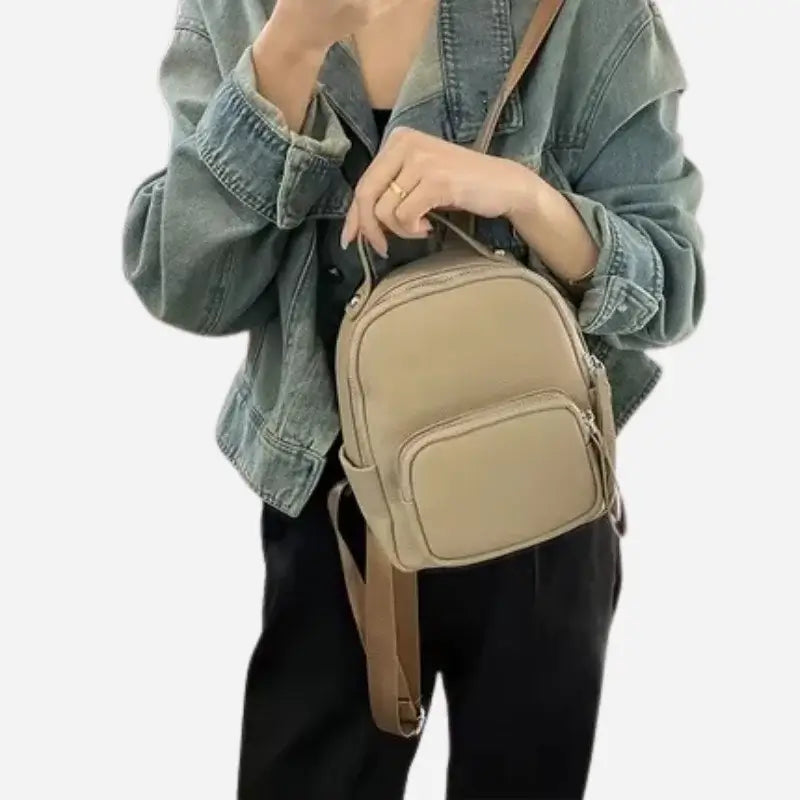 Mochila-Feminina-de-Couro-Noelle-Caqui-Modelo-1-bolsa-mochila-feminina-bolsa-mochila-feminina-couro-bolsa-mochila-feminina-de-couro-bolsa-mochila-feminina-pequena-bolsa-mochila-feminina-em-promoção-bolsa-mochila-feminina